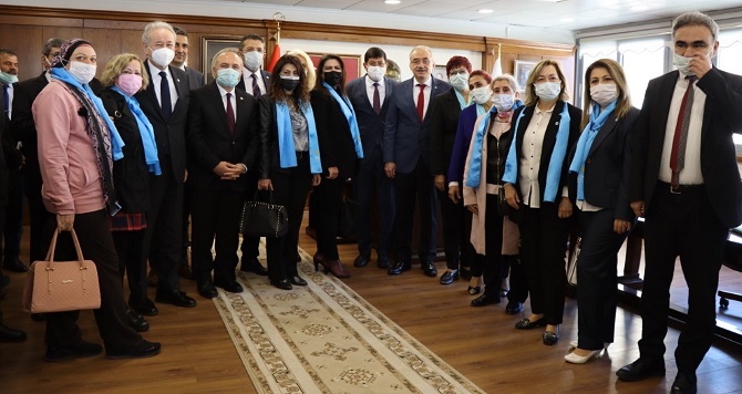 iyi-parti-heyetinden-baskan-ozcana-ziyaret.jpg