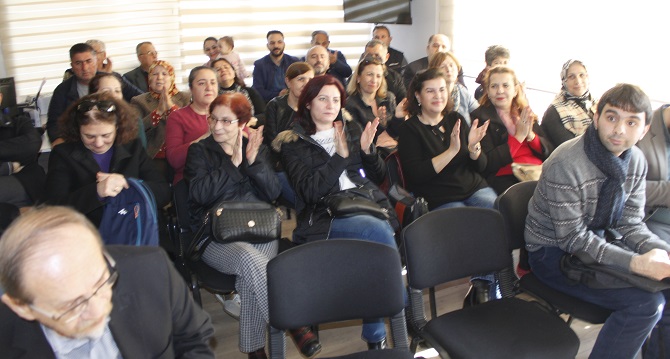iyi-partili-baskan-adayi-adiyaman’a-ilk-destek-esi-ve-kizindan-geldi-001.JPG