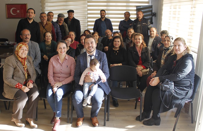 iyi-partili-baskan-adayi-adiyaman’a-ilk-destek-esi-ve-kizindan-geldi-003.JPG