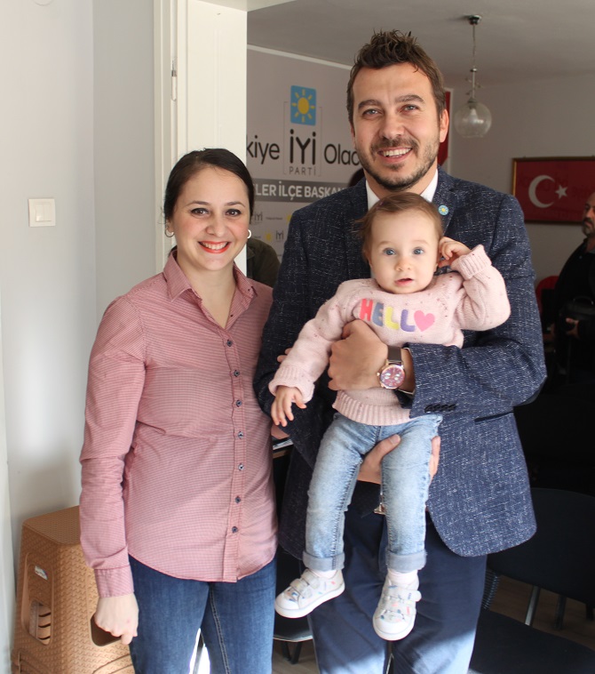 iyi-partili-baskan-adayi-adiyaman’a-ilk-destek-esi-ve-kizindan-geldi-004.JPG