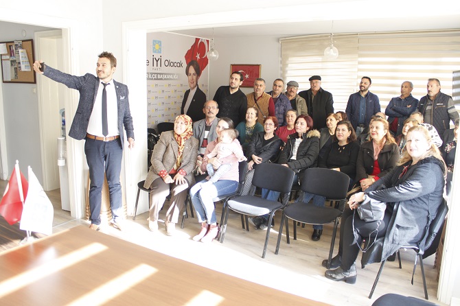 iyi-partili-baskan-adayi-adiyaman’a-ilk-destek-esi-ve-kizindan-geldi-005.JPG