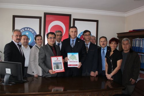 İZMİR BÖLGE MÜDÜRÜ GÖKAY GÖK: “KANI TÜRK KIZILAY'I DEĞİL, HASTANELER SATIYOR”