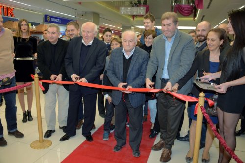 İZMİR PARK'A GÖRKEMLİ AÇILIŞ