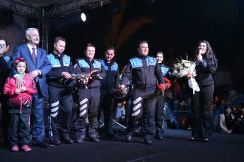 İZMİR'DE IŞIN KARACA YAĞMURU