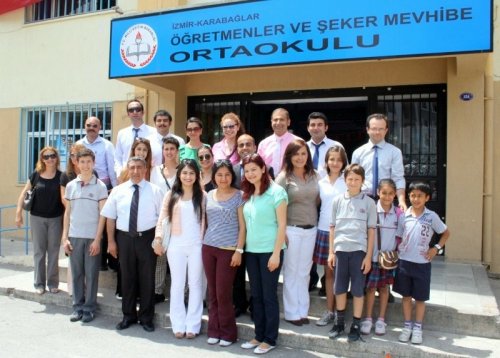 İZÜ'LÜ İNGİLİZCE ÖĞRETMENLERİ GÖREVE HAZIR