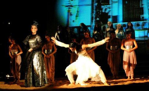 KÖSEM SULTAN 18 OCAK 2014’TE YENİDEN SAHNEDE