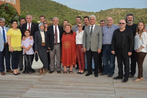 KÖYDE SİNEMA GALASI