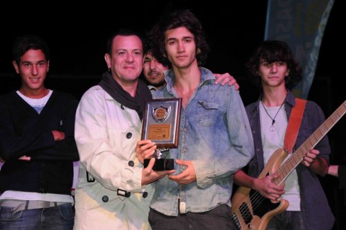 KUŞADASI 6. GENÇ MİKROFON ŞARKI YARIŞMASI