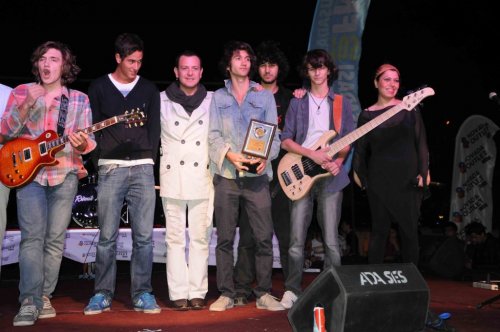 KUŞADASI 6. GENÇ MİKROFON ŞARKI YARIŞMASI