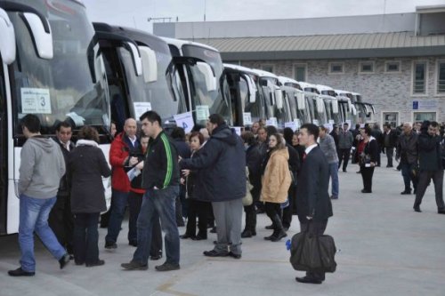 KUŞADASI’NA SEZONUN İLK GEMİSİ GELDİ