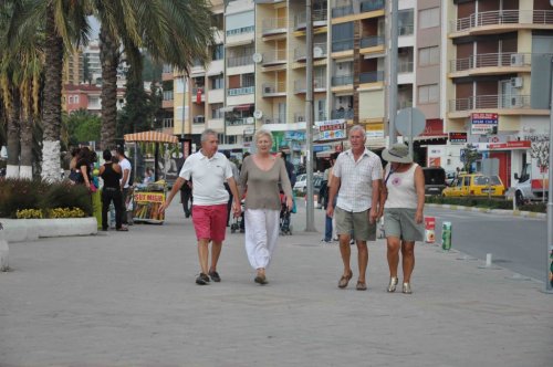 KUŞADASI'NDA BAYRAM HAREKETLİLİĞİ
