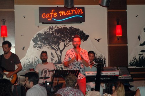 KUŞADASI'NDA BAYRAMIN GÖZDESİ BARLAR