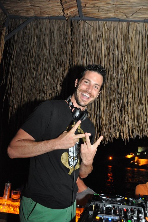 KUŞADASI’NDA CARLOS MARTİN İZDİHAMI