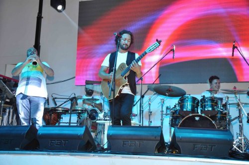 KUŞADASI’NDA FETTAH CAN RÜZGARI