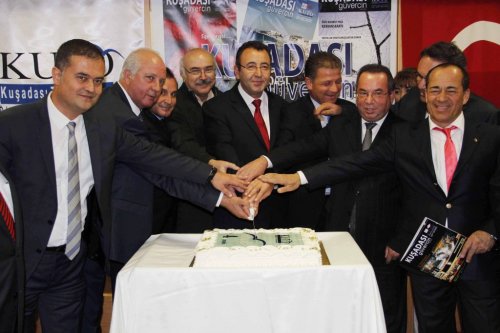 KUŞADASI’NDA VERGİ REKORTMENLERİNE ÖDÜL