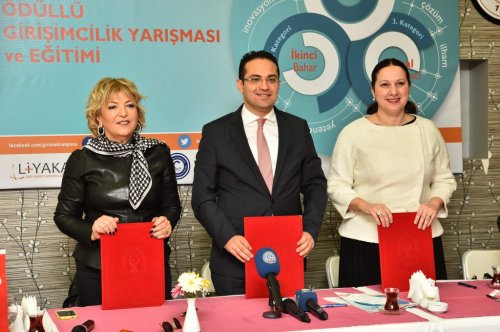 LİYAKAT BAŞKANI ESKİNAZİ: “İŞSİZLİĞİN VE YOKSULLUĞUN TEK İLACI GİRİŞİMCİLİK”