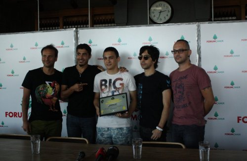 MANGA'DAN HAYRANLARINA İKİ ALBÜM MÜJDESİ