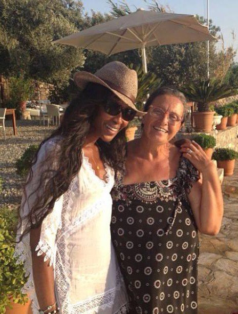 MARMARİS'TEN NAOMİ CAMPBELL GEÇTİ