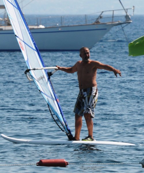 MEHMET ASLANTUĞ’DAN SÖRF ŞOV