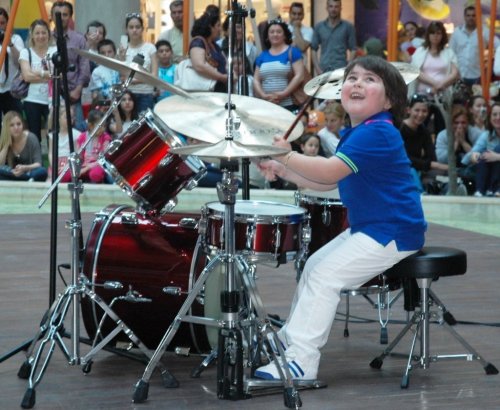 MİNİK BATERİST BAHA HASTANELİK OLDU