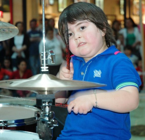 MİNİK BATERİST BAHA HASTANELİK OLDU