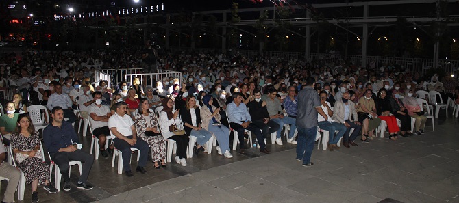 muhtesem-konserle-90lara-yolculuk-017.JPG