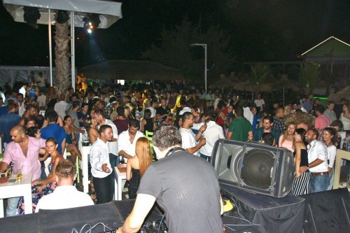 MURAT DALKILIÇ VE OZAN ÇOLAKOĞLU MAMBO BEACH CLUB’TA