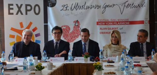 NEW YORK FİLARMONİ ORKESTRASI, İZMİR FESTİVALİ İÇİN ÇALIYOR