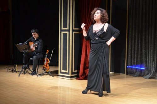 NİLGÜN BELGÜN’DEN KOMEDİ ŞOV