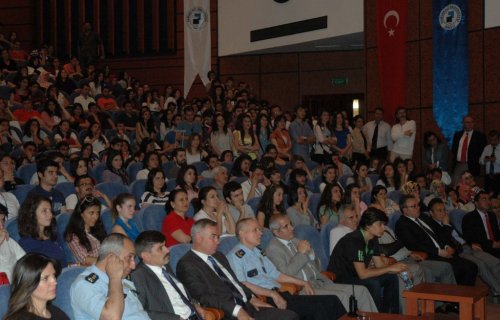 OKTAY KAYNARCA VE SELÇUK YÖNTEM ÖĞRENCİLERLE BULUŞTU