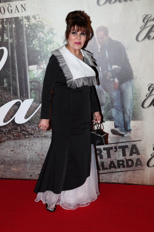 OYUCULARDAN ‘GELMEYEN BAHAR’FİLMİNE TAM NOT