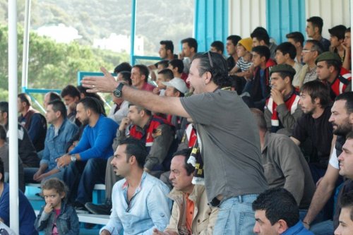 OYUNCU NEJAT İŞLER ÇILGINA DÖNDÜ