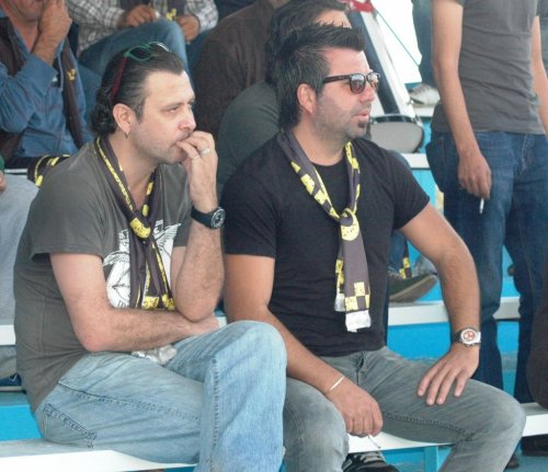 OYUNCU NEJAT İŞLER ÇILGINA DÖNDÜ