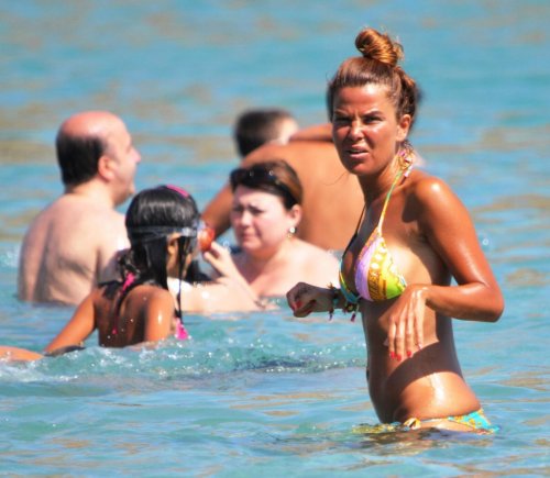 ÖZLEM YILDIZ’IN DENİZ KEYFİ