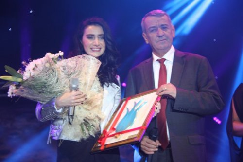 POPÇU SILA, 23 NİSAN ŞENLİĞİ'NDE GAZİEMİR'İ SALLADI