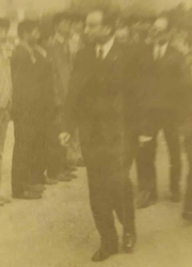 r-1-018.jpg
