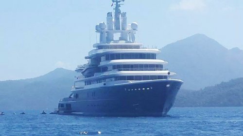 RUS MİLYARDER DEV YATIYLA MARMARİS KOYLARINI GEZDİ