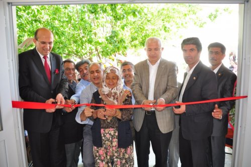 SAİPLER, KÖY KONAĞINA KAVUŞTU