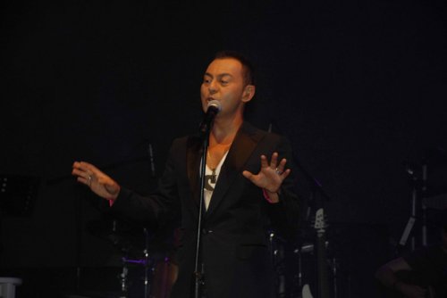 SERDAR ORTAÇ KUŞADASI’NI SALLADI