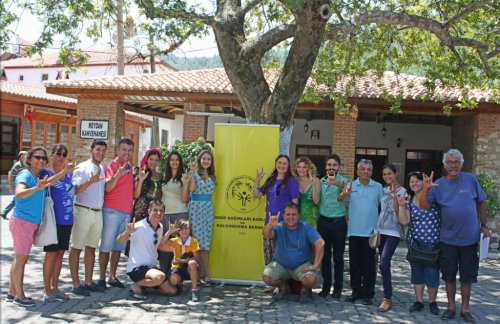 SESSİZLİK'TE FİLM EKİBİ GÜZEL KÖYLÜ SETİNDE