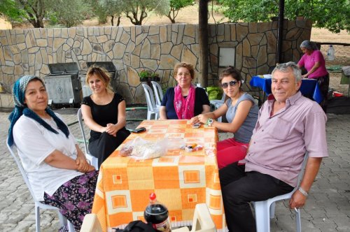 ŞİFALI SU ÜCRETSİZ OLDU, KÖYE ADETA AKIN YAŞANIYOR