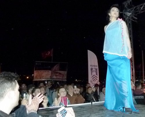 SOKAK DEFİLESİ BÜYÜK İLGİ GÖRDÜ