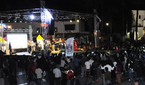 SUZAN KARDEŞ BODRUMLULARI COŞTURDU