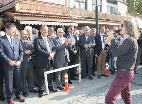 TARİHİ KALEİÇİ ÇARŞISINDA ALIŞVERİŞ FESTİVALİ BAŞLADI