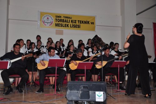 TORBALI KIZ MESLEK LİSESİ’NİN KOROSU TAM NOT ALDI