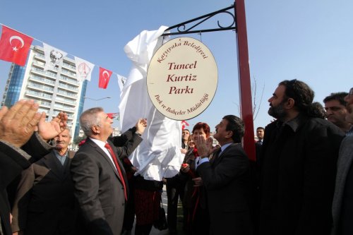TUNCEL KURTİZ'İN ADI KARŞIYAKA'DA YAŞAYACAK