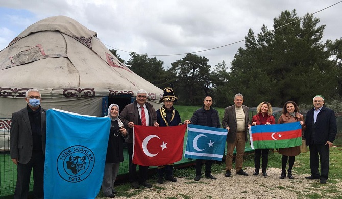 turk-dunyasinin-bayrami-nevruz-antalyada-coskuyla-kutlandi-002.jpg