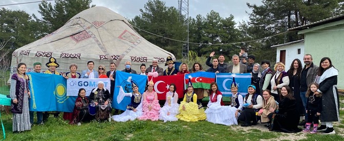 turk-dunyasinin-bayrami-nevruz-antalyada-coskuyla-kutlandi.jpg