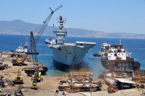 TÜRK GEMİ SÖKÜM SEKTÖRÜ CAN ÇEKİŞİYOR