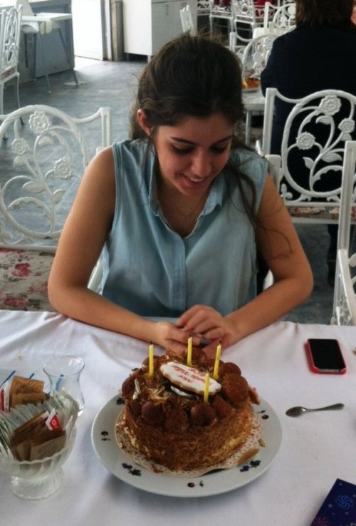 TÜRKİYE’NİN İLK TÜP BEBEĞİ 24 YAŞINA GİRDİ